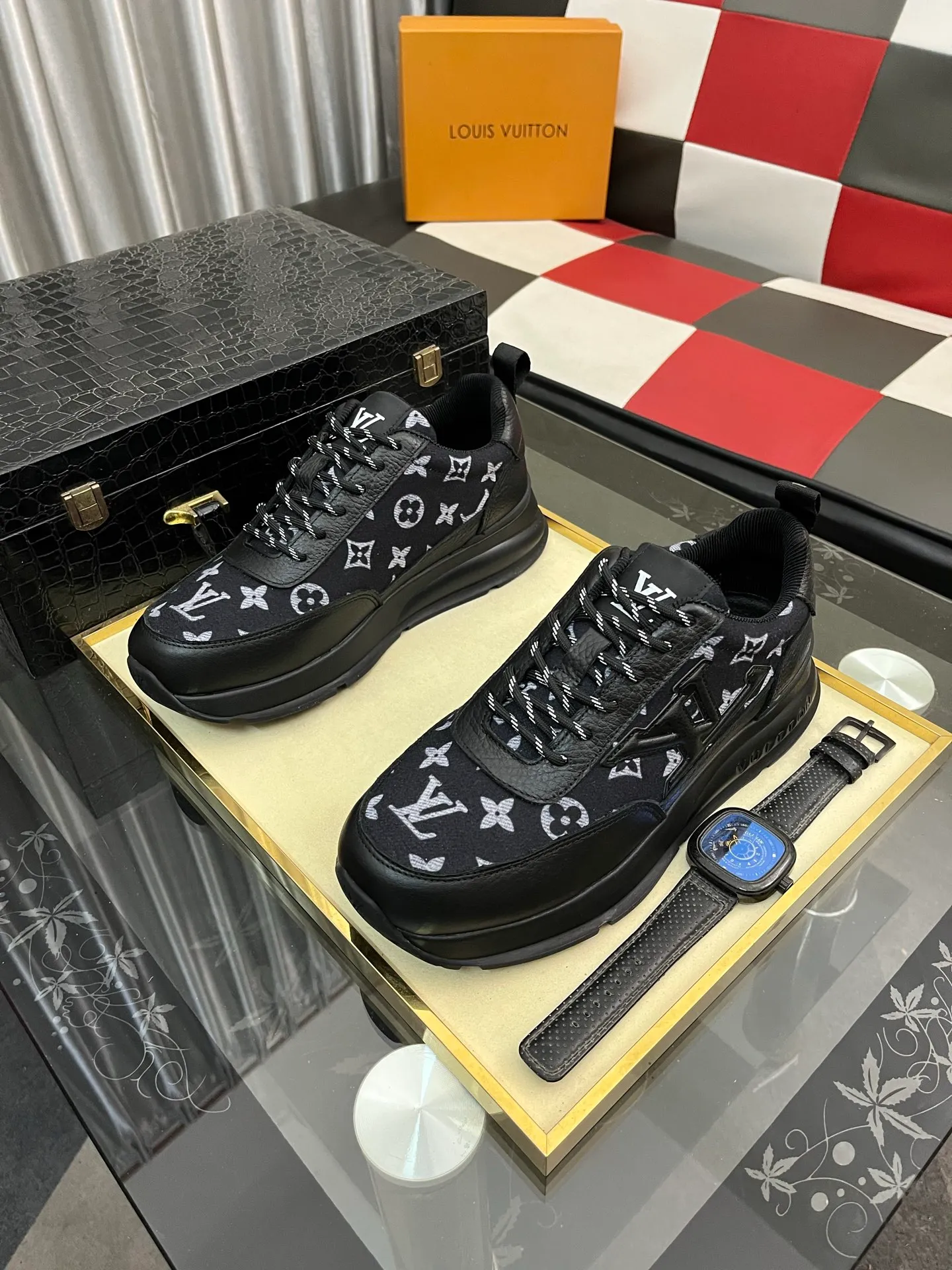 Men's shoes 💰: 438⌚️⌚️[LOUIS VUITTON] Same style as Louis Vuitton* official website🚹Men's high-top casual shoes❤️Same style as popular celebrities ~ best-selling at home and abroad Lv focuses on the checkerboard series...Imported first-layer cowhide with special fabrics➕Full sheepskin lining➕Brand-specific hollow outsole💎Number of codes: 38-443️⃣Colors available